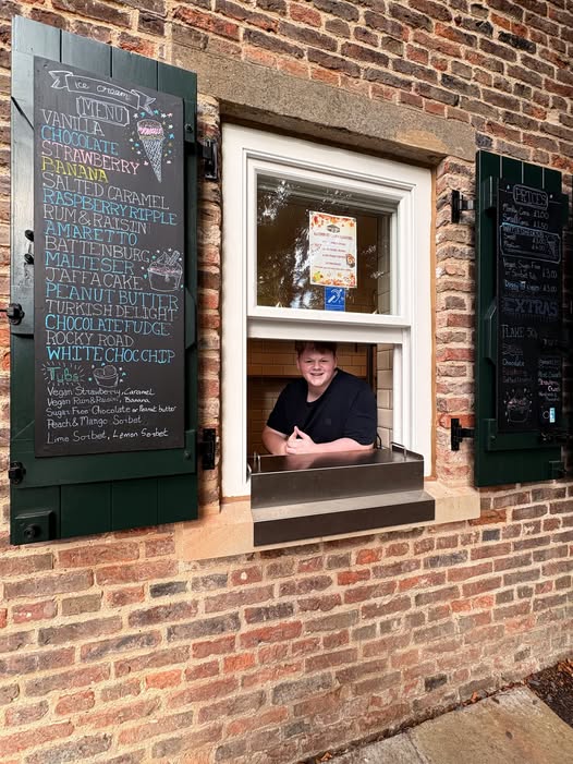 Meet Kitchen Assistant, Tom!